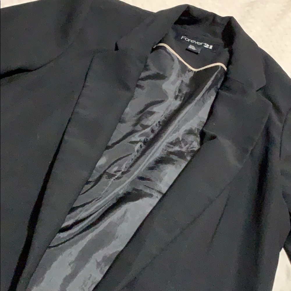 Blazer - Picture 5 of 5